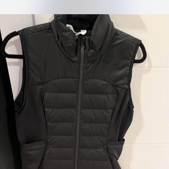 LULULEMON Down Black Puffer Vest Size 10 NWOT - Picture 2 of 2